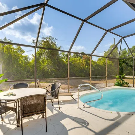 Pet-Friendly Port Charlotte Home With Pool And Lanai!